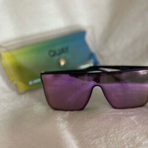 Quay Nightfall Sunglasses Black/pink